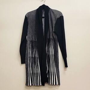 Lapis Women’s Black White Accordion Pleat Cardigan Sweater Size 1X